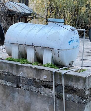 Baklar və çənlər: Şimşek su çəni su axıtmır 1000ltdi problemi yoxdu şəkildə göründüyü