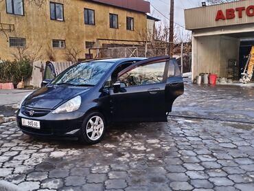 Honda: Honda Fit: 2005 г., 1.3 л, Вариатор, Бензин