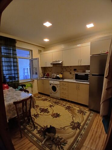 bayil qesebesinde satilan evler: Xırdalan, 4 otaqlı, Köhnə tikili, 15 kv. m