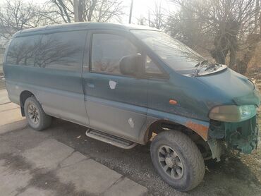 авто делика: Mitsubishi Delica: 1995 г., 2.8 л, Автомат, Дизель, Минивэн