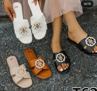 prada kais: Sandale