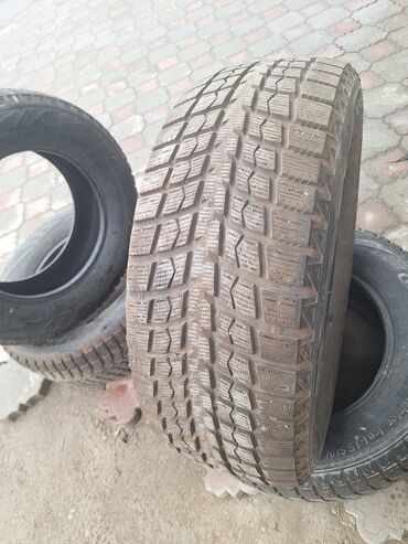 шины на: Комплект зимних шин без шипов. Характеристики: - Размер: 235/60 R18 -
