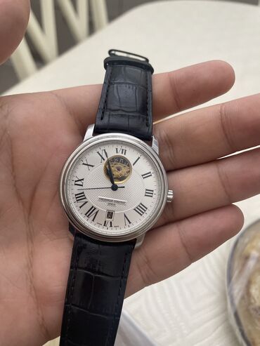 брелок от машины: Продаю часы Frederique constant оригинальные. Коробки нету. Могу
