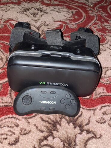 dzhoistiki vr case: VR SHINECON 
 VIRTUAL REALITY GLASSES 
Вставляется телефон