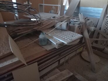 Mebel və taxta dəzgahları: CNC 4000 man, frez dəzgahı 1200 man,reysmus 40sm-lik 1100 — 9