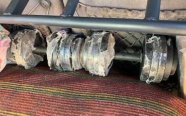 Гантели: Предлагаются металлические гантели, предназначенные для силовых — 12