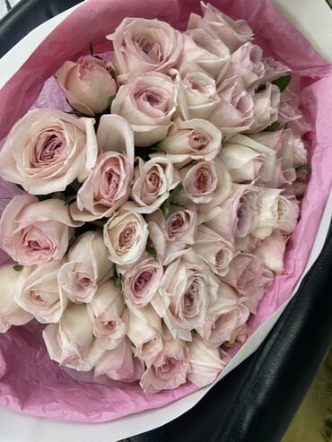 срочно продаю цветы: 1000 сом Букет из нежно-розовых роз - Состав: крупные чайно-гибридные