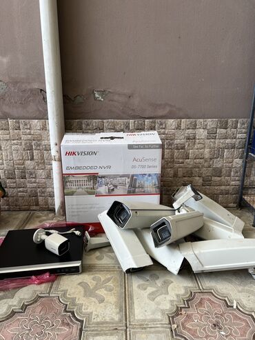 playstation 3 oyun yazilmasi: Ideal veziyyetde Hikvision Kameralar 8eded ve 8eded demir korpusu ile