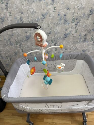 Beşiklər: Oğlan və qız üçün, Dördbucaq, Beşik, Dəst ilə, Matras ilə, Yellənmə mexanizm ilə — 7