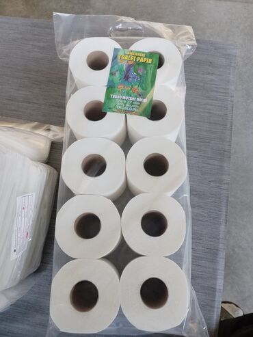 farmerice uz telo bele: Toalet papir troslojni 220 listova 4kom-120din 6kom-180din