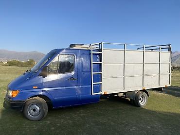 Грузовой фургон Mercedes-Benz (кабина синяя) с бортовой at lalafo.kg — 2 Грузовой фургон Mercedes-Benz (кабина синяя) с бортовой — 2