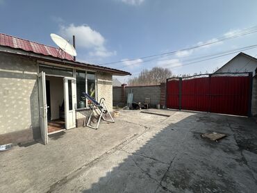 дом арча бешик ак орго: Дом, 100 м², 5 комнат, Собственник, Старый ремонт