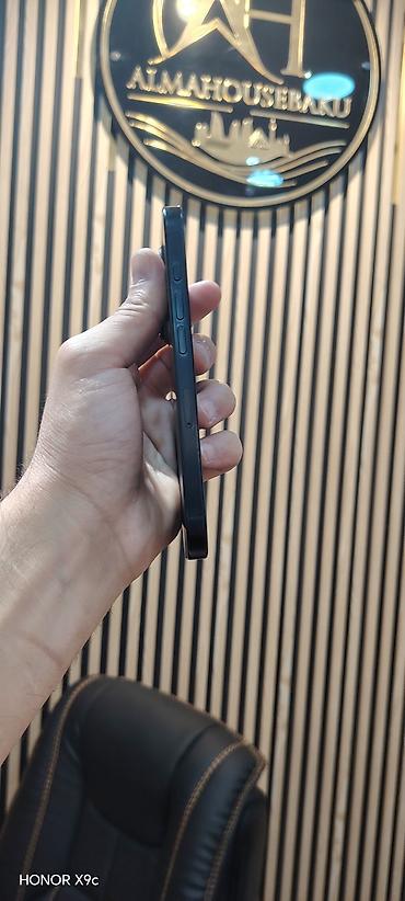 ucuz telefonlar iphone: IPhone 16 Pro, 256 GB, Desert Titanium, Zəmanət, Face ID, Sənədlərlə — 6