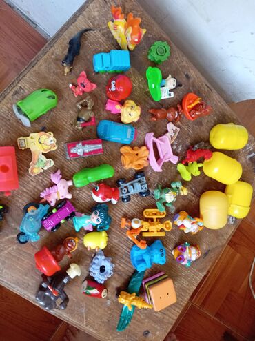 Kinder oyuncaqlar hamisi bir yerde 10azn satilir