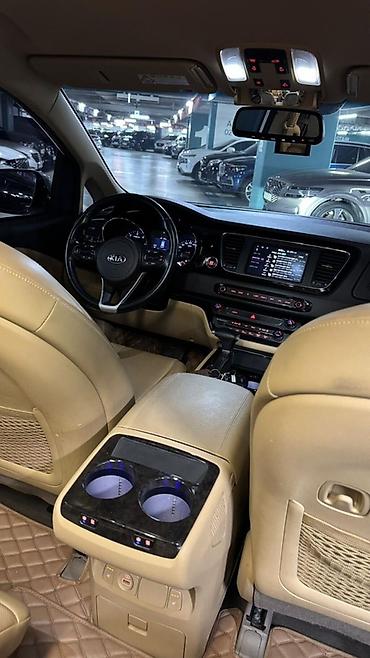 Kia: Kia Carnival: 2019 г., Минивэн — 20