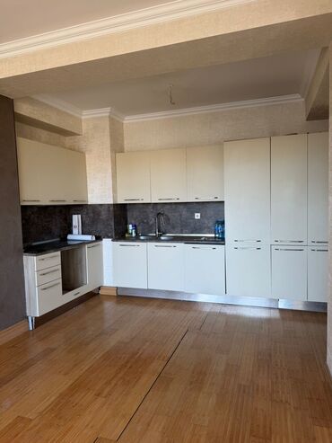 куплю кухню бу недорого: Metbex mebeli.450₼ Tezedir istifade olunmayib .320/150.Moyka krant