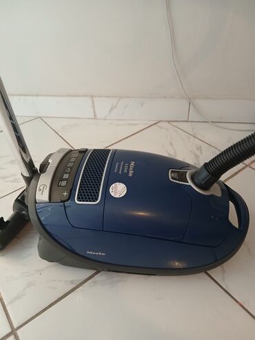 brijac sa ziletom: 💠Na prodaju usisivač Miele S 8340 Matchwinner Power Line 👉Snaga motora