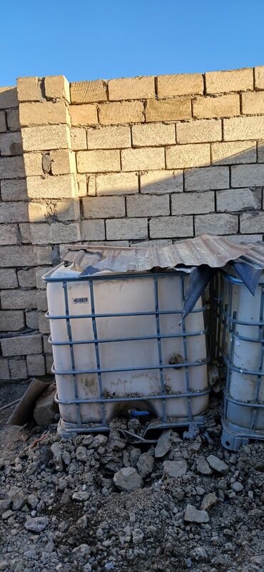 Quruducular: Bak, Plastik, 1000 l l