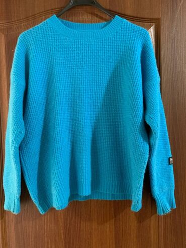 свитер цвет: Женский свитер