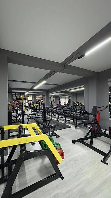 Башка коммерциялык кыймылсыз мүлктү сатуу: 🏢 ПРОДАЁТСЯ ГОТОВОЕ КОММЕРЧЕСКОЕ ПОМЕЩЕНИЕ 📍 Общая площадь: 392 м² + — 9