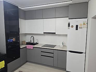 Кухонные гарнитуры: Кухонный гарнитур — 14