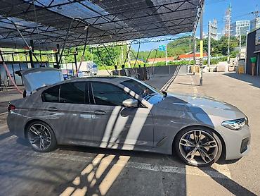 bye e5: BMW 5 series: 2022 г., 4.4 л, Автомат, Бензин, Седан — 4