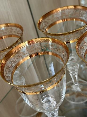 сеалюкс набор: Продаются 4 изысканных чешских бокала с красивым резным узором в виде — 3