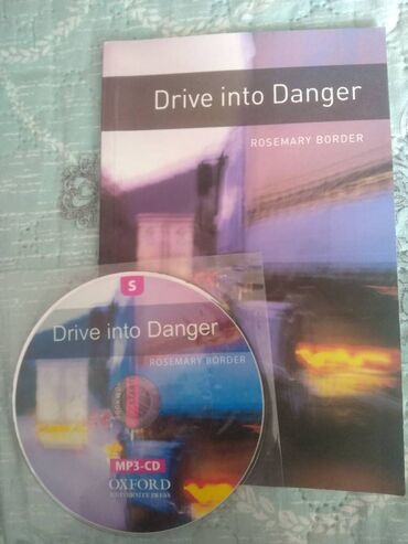 az dili 111 metn: "Drive into Danger" -ingilis dilində Storybook – bədii kitab