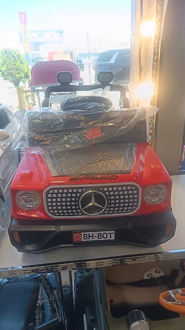 Uşaq dünyası: Uşaq üçün elektrikli minik maşınları Xüsusiyyətlər: - Korpus: parlaq — 2