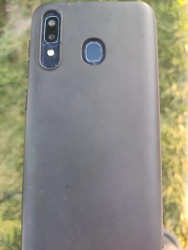 nokia sensor telefonlar: EKRAN GİRİGDİ İSTİYAN OLSA 18 MAN .TƏSHKİL EDERİK. İki kameralı arxa — 2