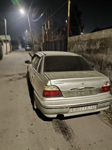 Daewoo: Daewoo Nexia: 2004 г., 1.5 л, Механика, Газ, Седан