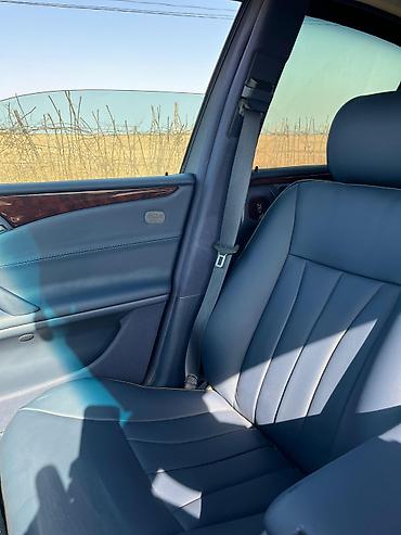 Mercedes-Benz: Mercedes-Benz E-Class: 2.4 l | 2000 il Sedan — 6