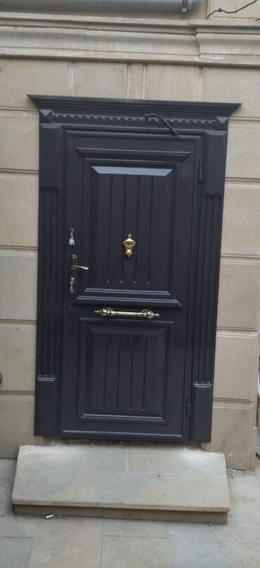 Giriş qapıları: Mənzil üçün Yeni Giriş qapısı Şəbəkə ilə, Zəmanətli, Pulsuz çatdırılma — 10