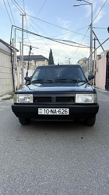 Digər avtomobillər: Model: Sedan, 4 qapı Rəng: Qara (tam qara optika və tünd şüşələr) — 15