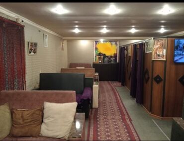 50 neferlik banket zali: Qara Qarayev ərazisi yolkenarı hazır vəziyyetde olan çay evi lounge