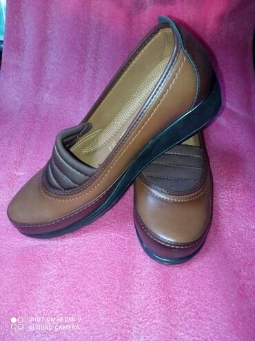 Другая женская обувь: Обувь женская Wanetti .размер 38