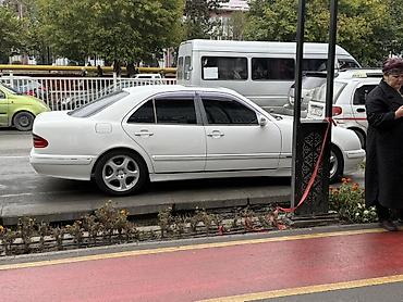 Mercedes-Benz E-Class: 2001 г., 3.2 л, Автомат, Бензин, Седан