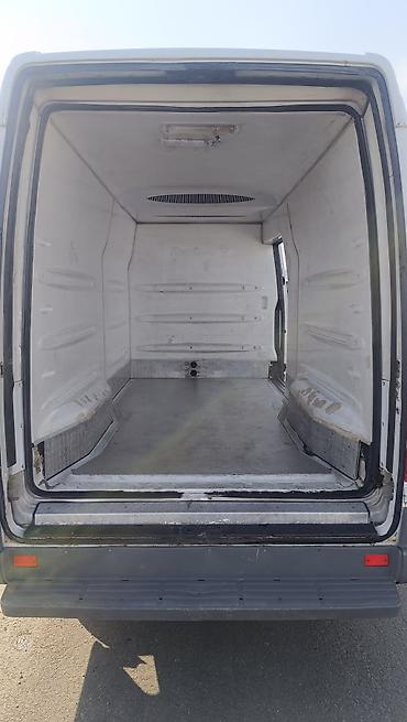 полу присеп: Рефрижераторный фургон Mercedes‑Benz Sprinter с изотермическим кузовом — 1