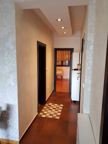 Prodaja stanova: 3 sobe, 75 kv. m, 2 sprat — 4