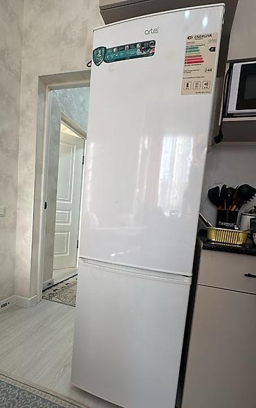 ищу бу холодильник: Холодильник Midea, Б/у, Двухкамерный — 1