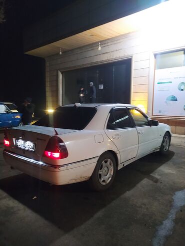 Mercedes-Benz: Mercedes-Benz C 250: 2.5 l | 1997 il Sedan — 4