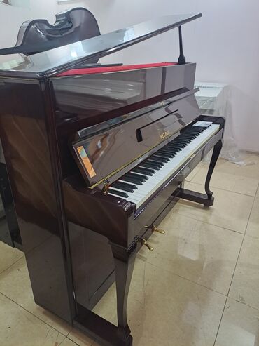 pianino sumqayit: Piano, Petrof
