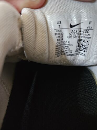 Кроссовки и спортивная обувь: Nike Air Max Pulse Roam. б/у в одличном состояние . оригинал размер