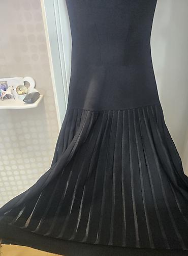 Haljine: Sandro Paris dugačka plisirana crna knit haljina. Savršena. divan — 4