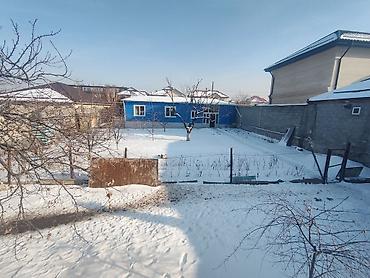 Продажа коттеджей и домов: Продается дом. Фасад здания утеплен и выполнен в ярком оттенке, что — 9