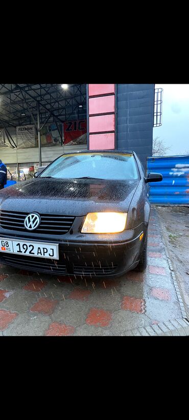 машина малометражка: Volkswagen Jetta: 2000 г., 2 л, Механика, Бензин, Седан