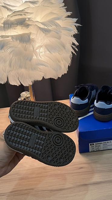 обув: Детские кроссовки Adidas original - Модель: Samba белые одевал 3-4 — 4
