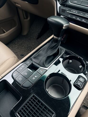 Kia: Kia Carnival: 2019 г., 2.2 л, Автомат, Дизель, Минивэн — 8