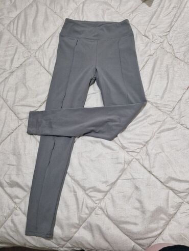 pantalone s: S (EU 36), M (EU 38), bоја - Siva, Jednobojni