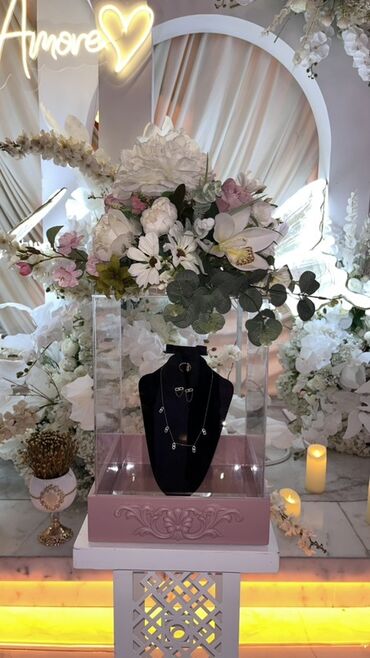 Xonça: Barbie xonça dəsti satılır. Dəstə 15 ədəd xonça daxildir. İdeal — 3